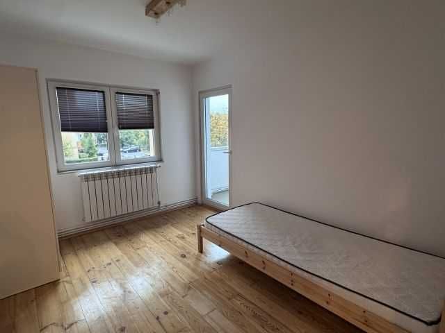 Proprietar, inchiriez apart 4 camere mobilat si utilat in zona Astra pentru o familie sau studente/fete/eleve.