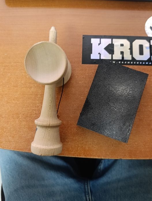 Ken lambo maple de 4 zile basecupul așa era de când l-am luat și nu are nmc