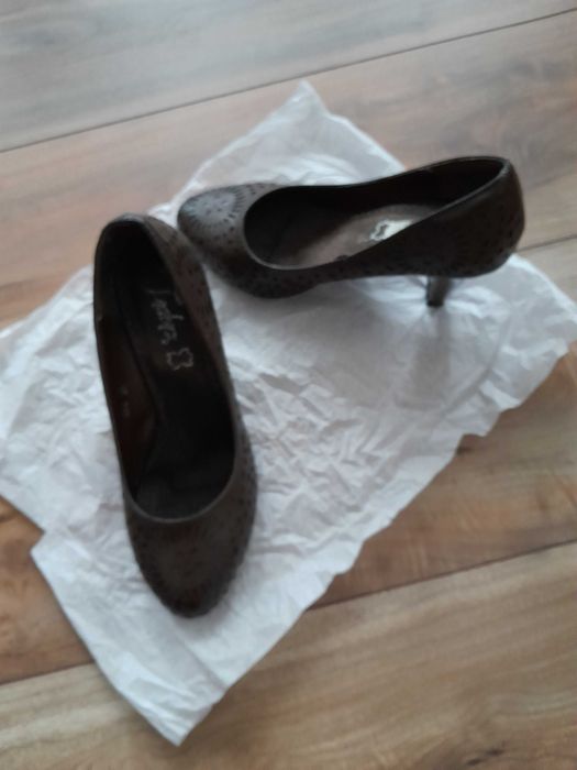 Дамски обувки в тъмнокафяв цвят, номер 36