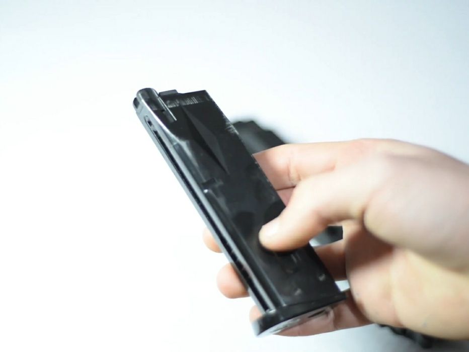 Replică full metal Beretta M92 WE