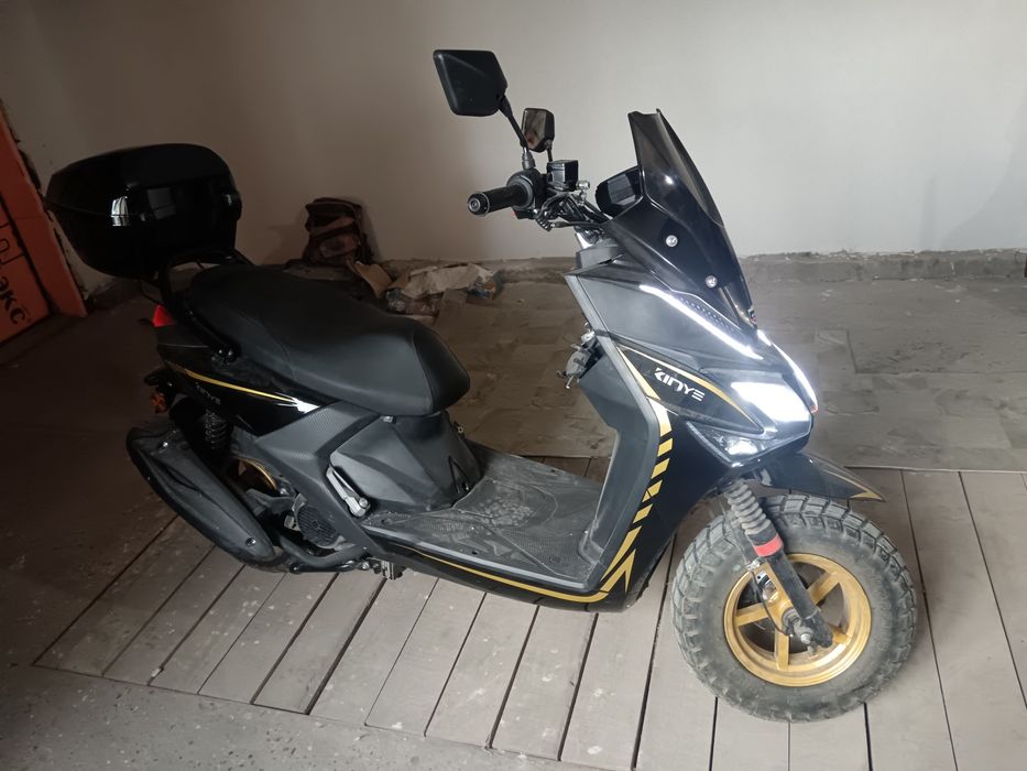 Скутер Bennali Samurai чёрный