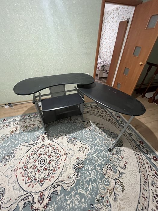 Складной компьютерный стол