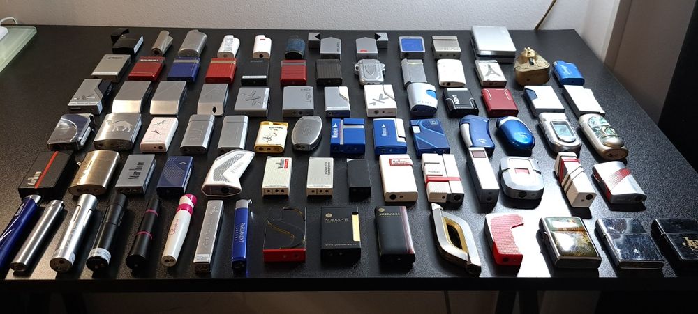 Vand colectie de brichete metalice