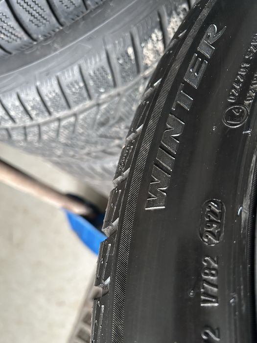 Гуми 245/45/19 Pirelli 4 броя зимни