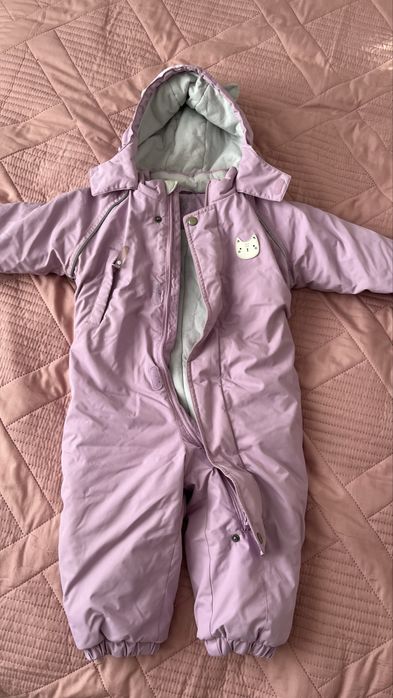 Продам детский зимний комбинезон для девочки