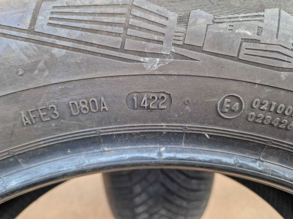 2 Continental R17 215/65 Всесезонни гуми  DOT1422