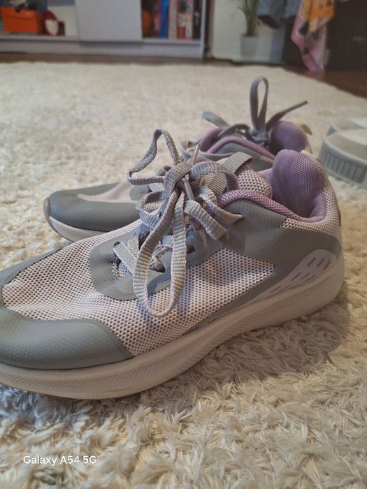 Маратонки номер 37