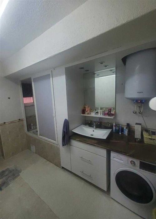 Дава се под наем Тристаен апартамент в София, Зона Б-5 - 95 кв.м за 663 € - Снимка #3