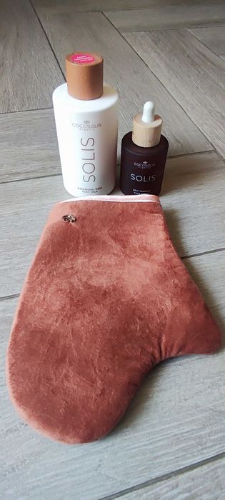 Ser de fata autobronzant cu acid hialuronic manusa si Laptele de corp SOLIS