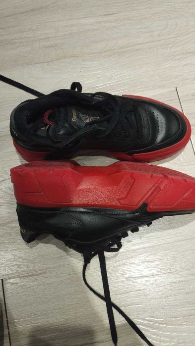 Кроссовки Reebok ft. Cardi B., 37 размер, кожа, оригинал