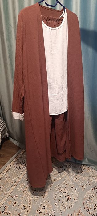 Продам новый костюм тройка