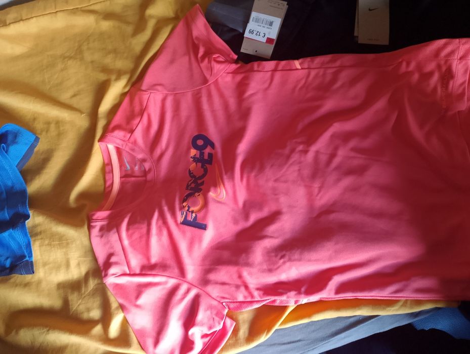 Чисто нови тениска иNike от 158 до 170см