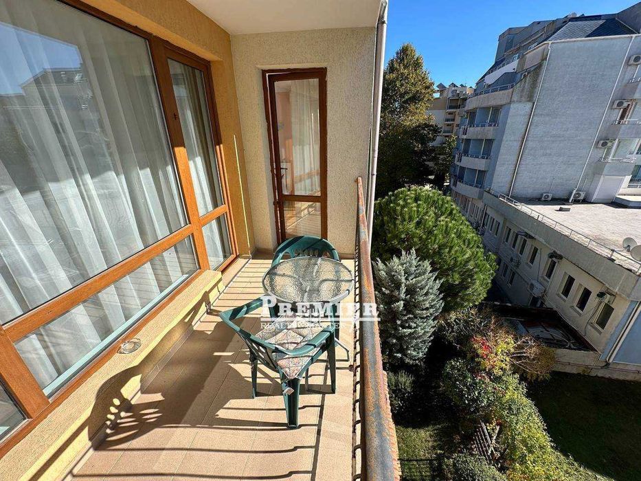 Продава се Двустаен апартамент в к.к. Слънчев бряг - 65 кв.м за 1339 €/кв.м - Снимка #2