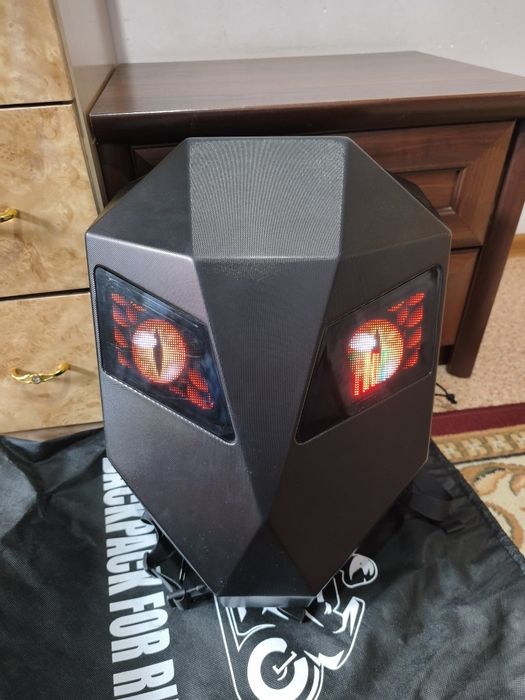 Рюкзак с лэд глазами