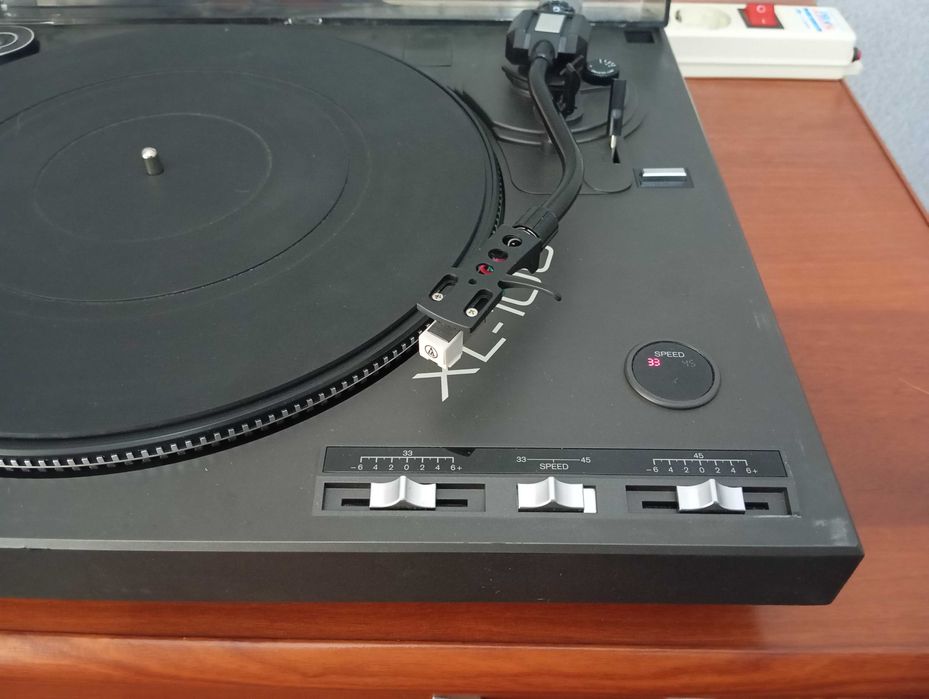 Продам проигрыватель винил дисков GEMINI model XL 100.