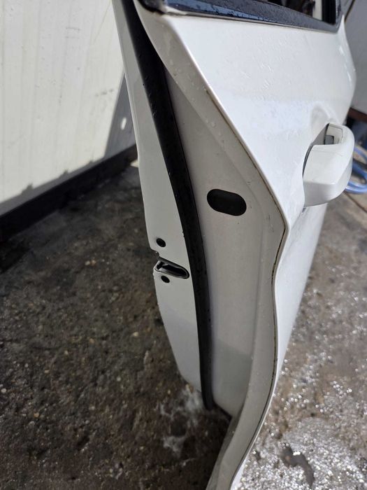 Usa fata stanga dreapta BMW X5 F15 culoare alpinweiss 300 alpin weiss 300