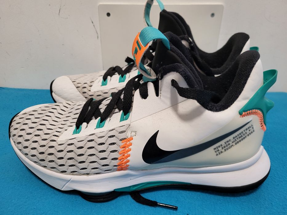 Ghete baschet Nike Lebron Witness V mărimea 43 stare foarte bună