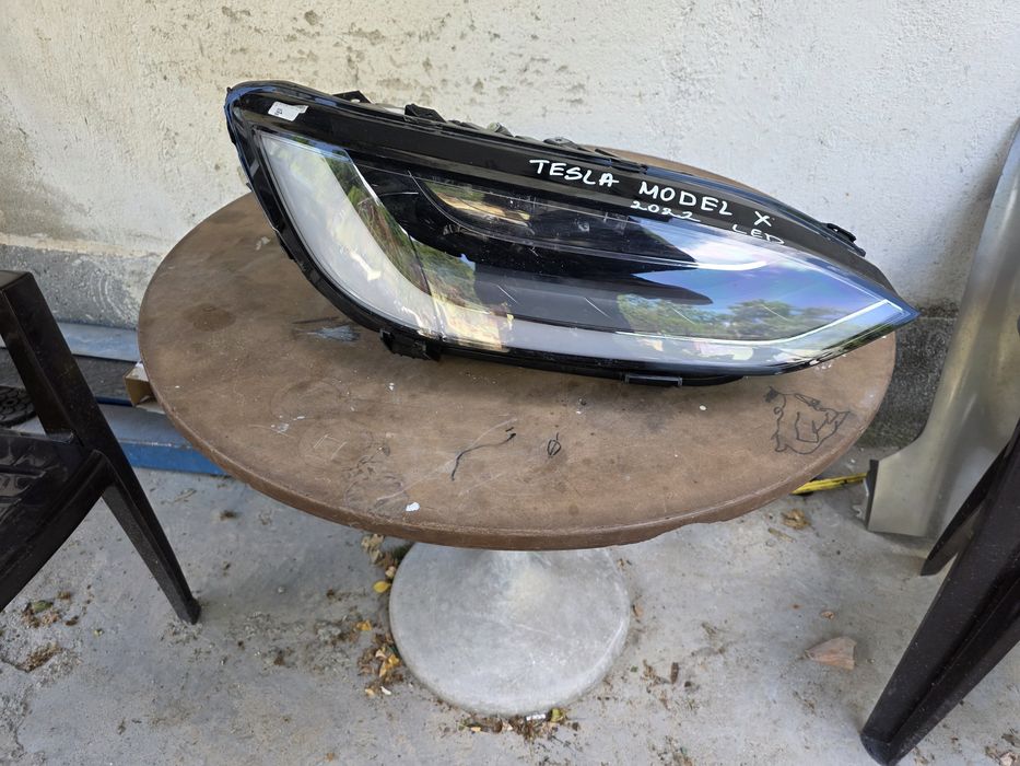 Tesla model X 2022 LED десен фар