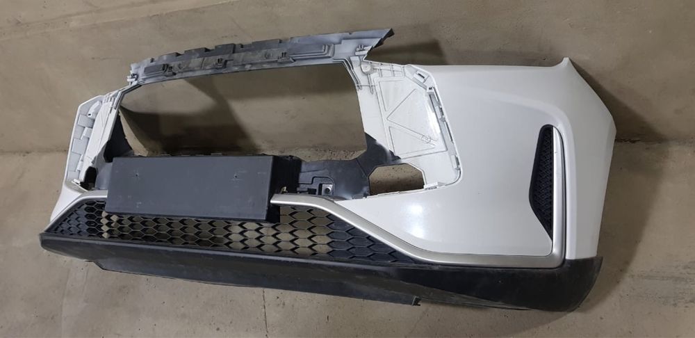 Бампер и решётка от Jetour x50.