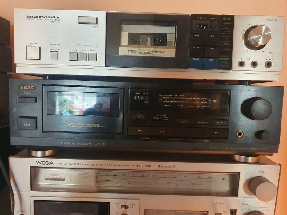 se vinde deck teac v 490