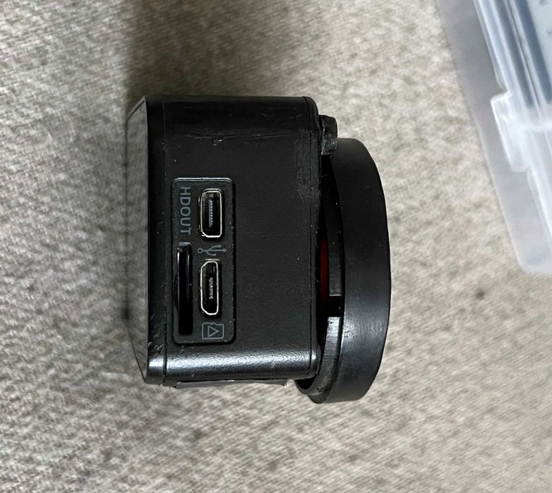 Camera sport COOAU 4K cu ecran tactil Wi Fi, 2 baterii, functionala