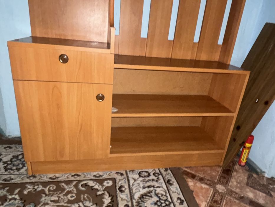 Вешалки шкаф состояние хорошое