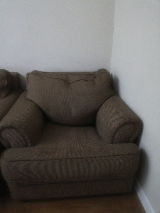 Продаётся хороший диван