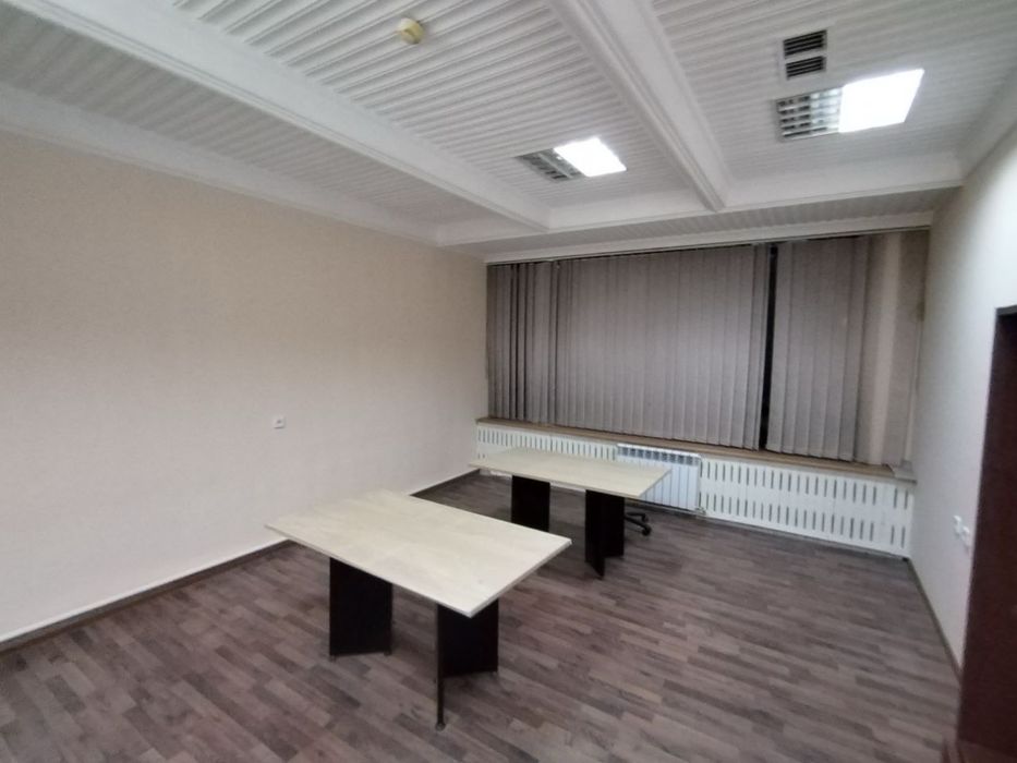 Аренда под офис 155кв.м 5комната, метро Айбек! Бизнес Центр! 18у.е