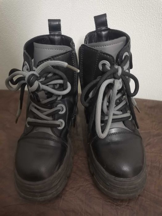 Продам зимние ботинки