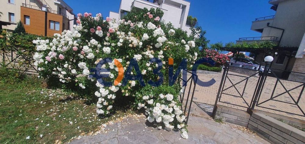 Продава се Къща в Черноморец - 375 кв.м за 1211 €/кв.м - Снимка #3