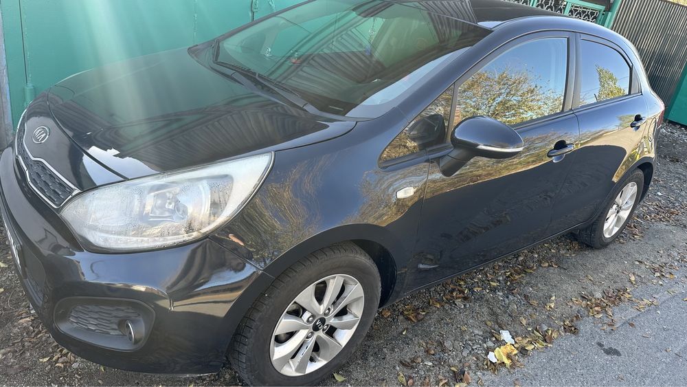 Продам KIA RIO 2015 гв, обьем 1,4