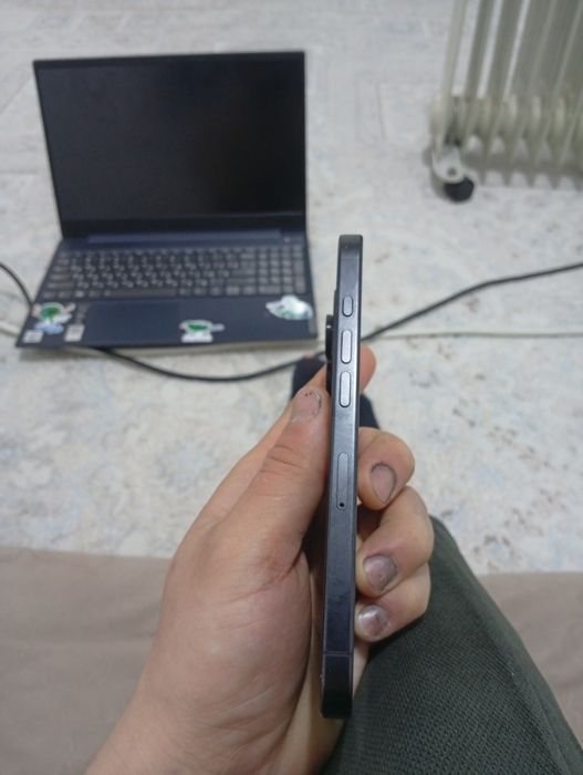 Срочно продам айфон 16 про 256г