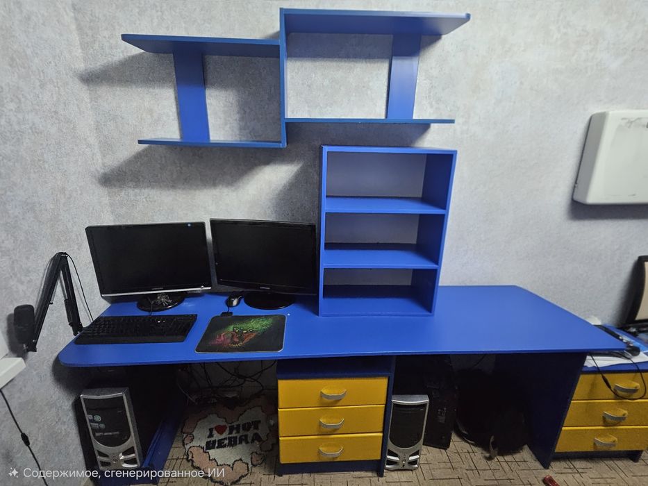 Детская мебель кровать, шкаф, стол