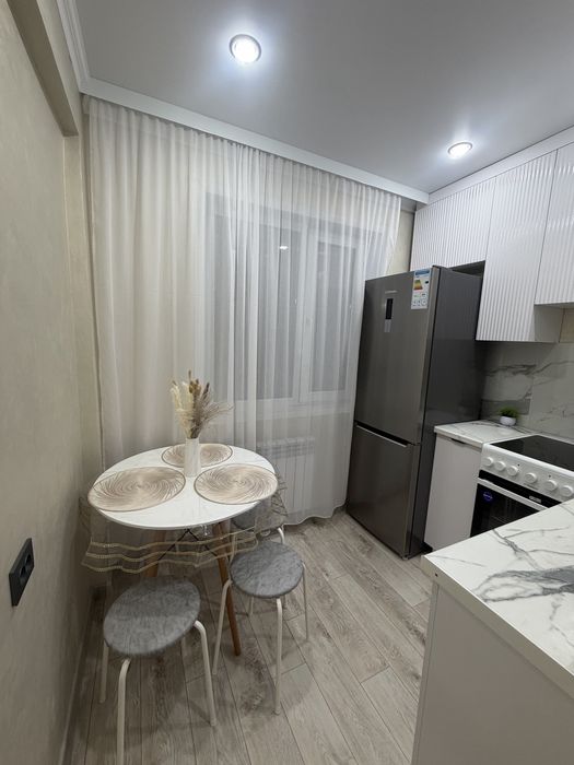 Сдаю посуточно 2 комнт квартиру дорого!