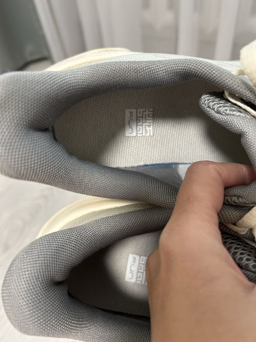 Продам кроссовки BMAI