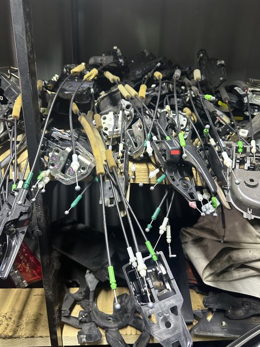 Замок двери на Камри 50