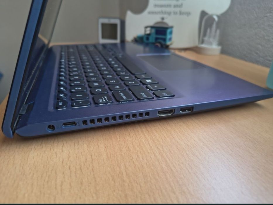 Laptop asus Vivobook