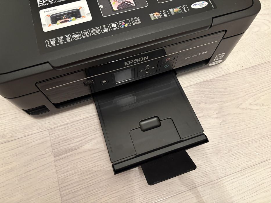 Принтер цветной Epson почти новый