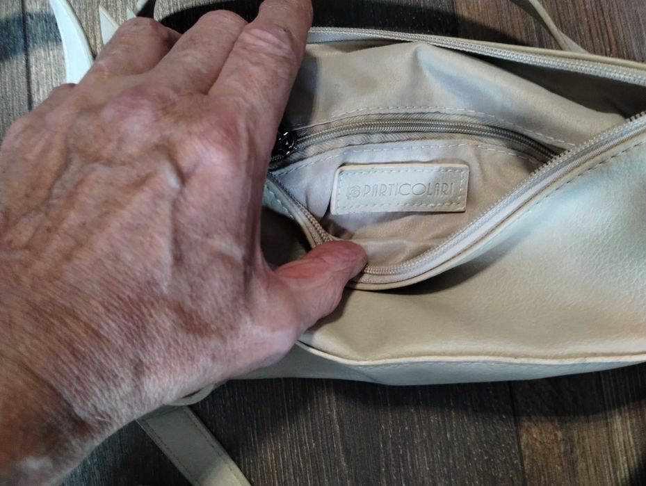 Дамски чанти от естествена кожа.