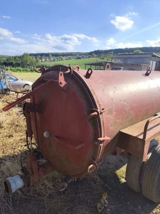 Cisternă agricolă 4000L cu pompă – remorcabilă, ideală pentru apă, irigații