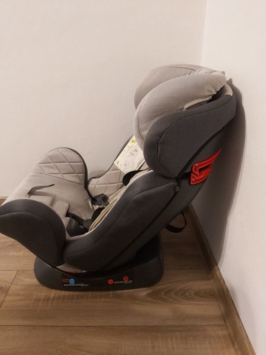 Vand Scaun de copii stare buna