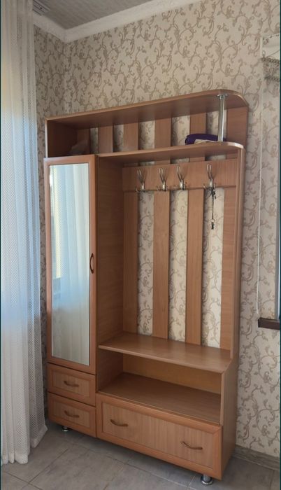 Прихожая шкаф.  .