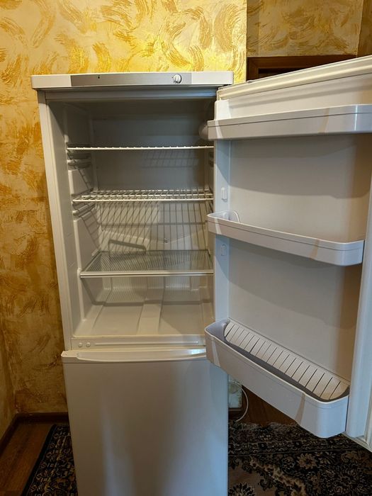 Продам холодильник