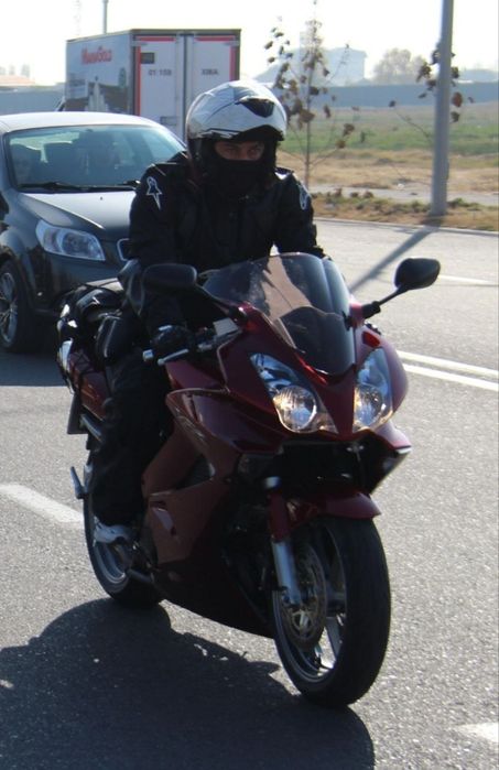 Продаю Honda vfr800