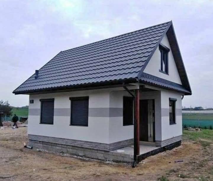 Vând case pe structura metalica