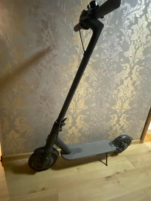 Продам электросамокат ксиоми 1s