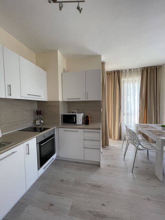 Дава се под наем Двустаен апартамент в Варна, Аспарухово - 70 кв.м за 600 € - Снимка #2