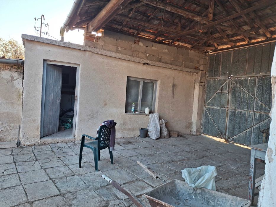 Продава се Къща в Пловдив, Каменица 1 - 1300 кв.м за 27 €/кв.м - Снимка #1