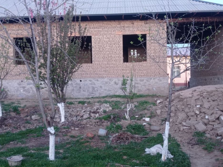 Narpay sentrdan hovli sotiladi