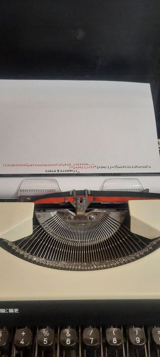 Mașină de scris portabilă Adler Tippa